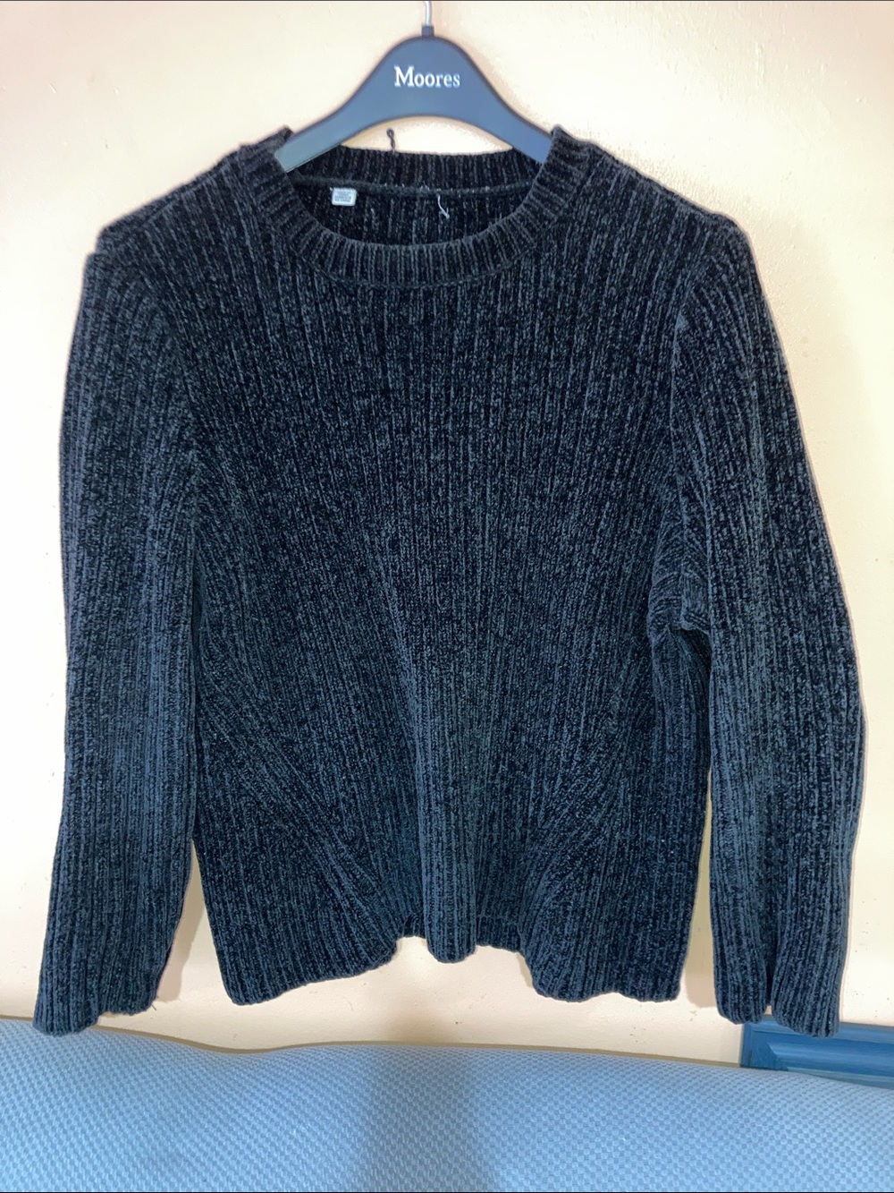 Ribbed Crewneck Sweater in Charcoal Black